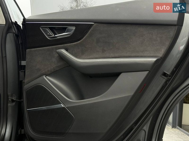 Позашляховик / Кросовер Audi Q8 2019 в Рівному