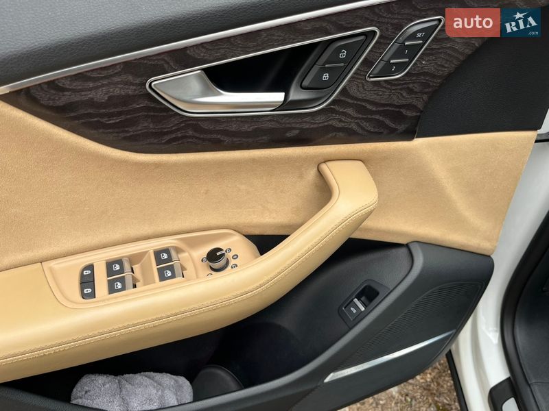 Позашляховик / Кросовер Audi Q8 2019 в Ковелі