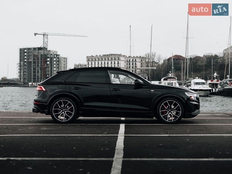 Позашляховик / Кросовер Audi Q8 2019 в Одесі