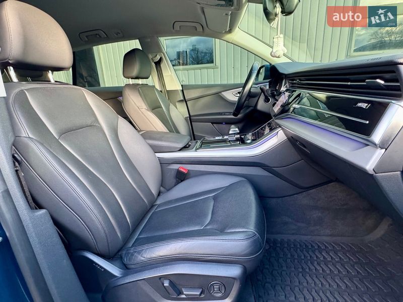 Внедорожник / Кроссовер Audi Q8 2018 в Киеве