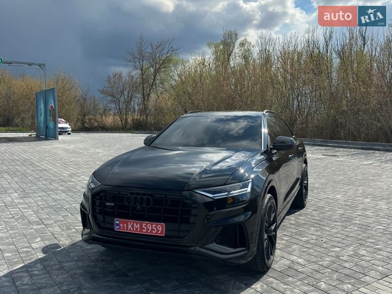 Позашляховик / Кросовер Audi Q8 2021 в Хоролі
