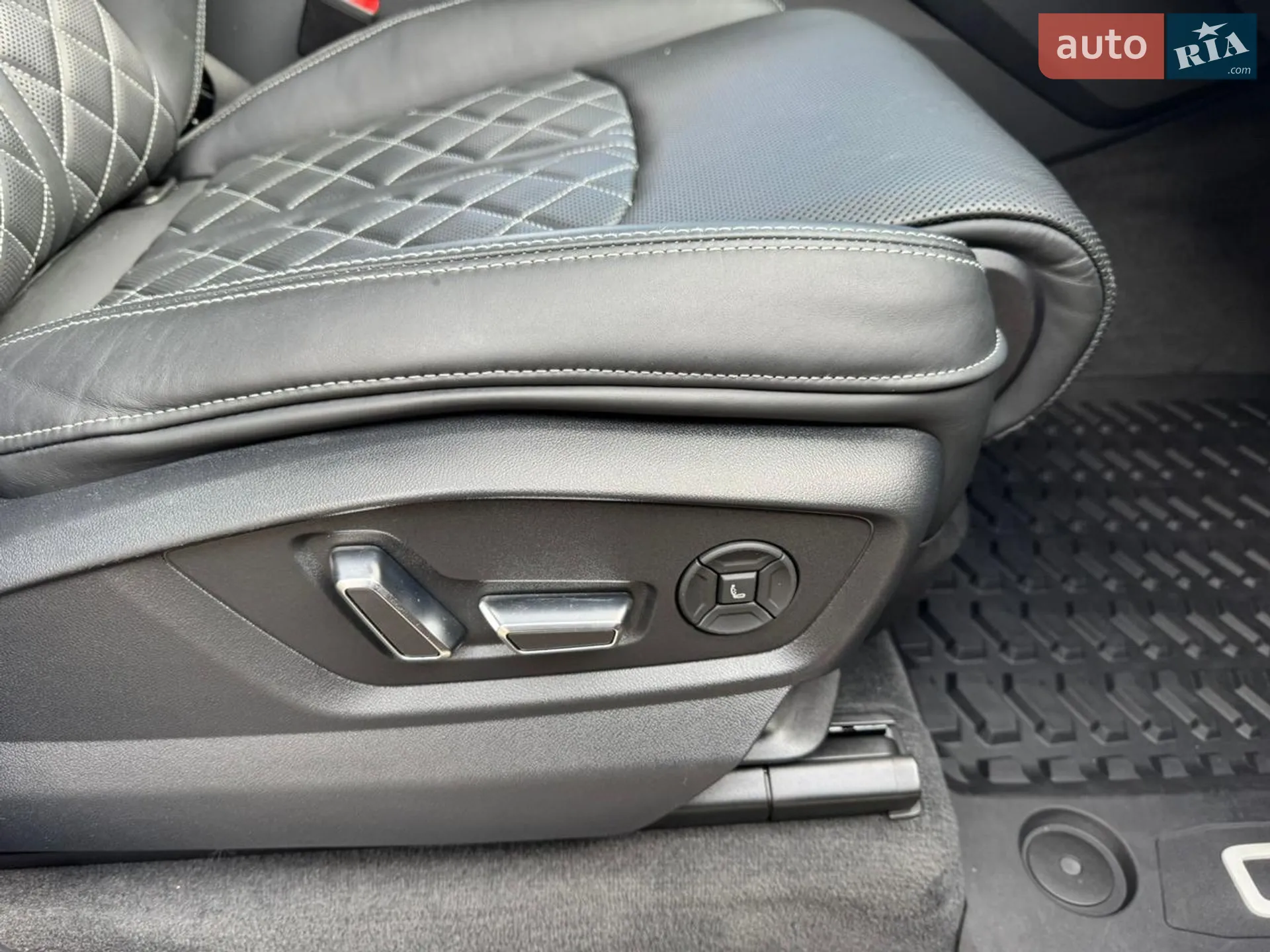 2020 Audi Q8 - мініатюра 25