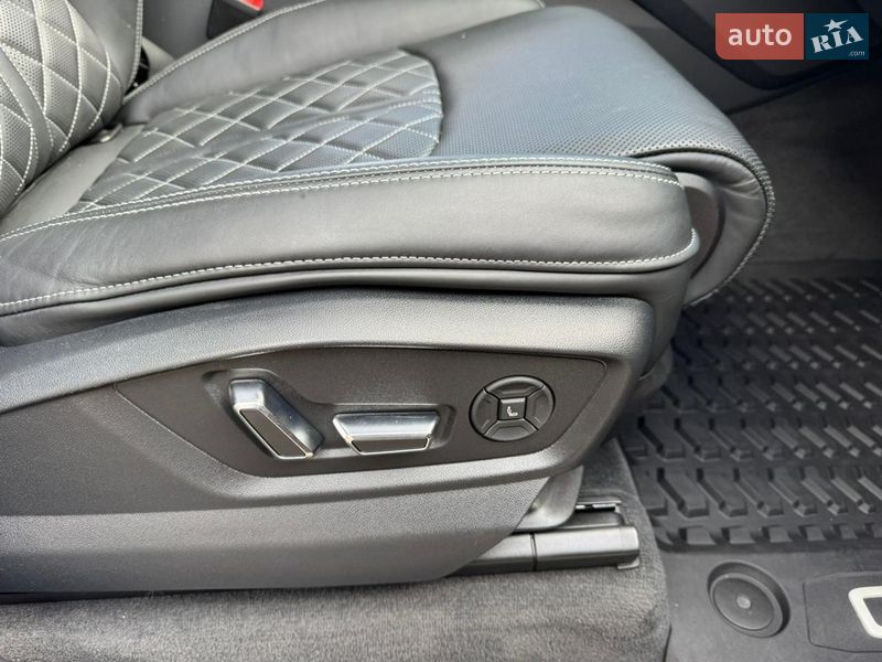 Внедорожник / Кроссовер Audi Q8 2020 в Черновцах