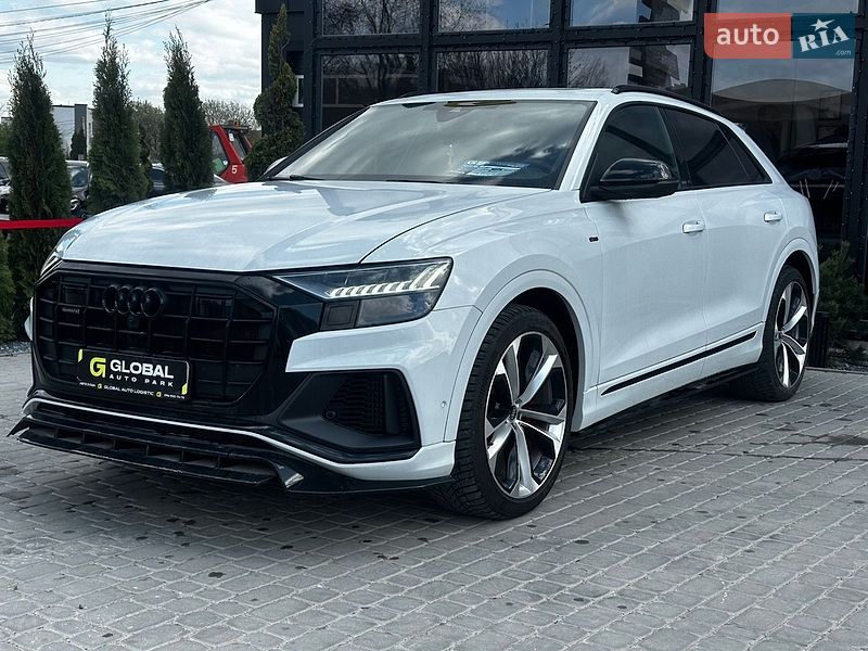 Позашляховик / Кросовер Audi Q8 2021 в Львові