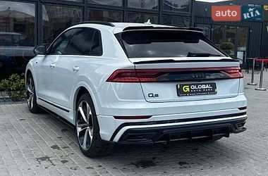 Позашляховик / Кросовер Audi Q8 2021 в Львові