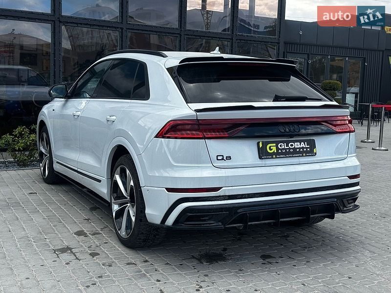 Позашляховик / Кросовер Audi Q8 2021 в Львові
