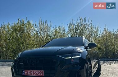 Внедорожник / Кроссовер Audi Q8 2021 в Хороле