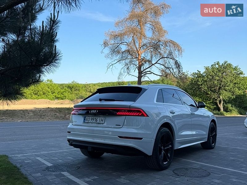 Внедорожник / Кроссовер Audi Q8 2018 в Ужгороде