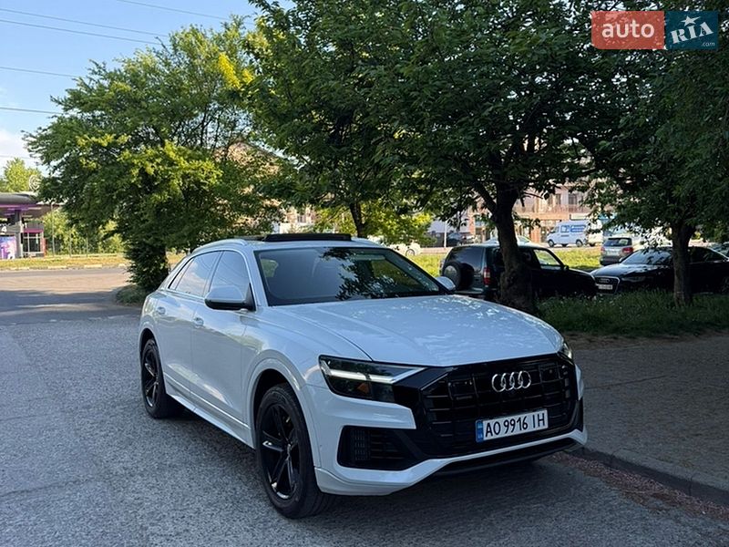 Внедорожник / Кроссовер Audi Q8 2018 в Ужгороде