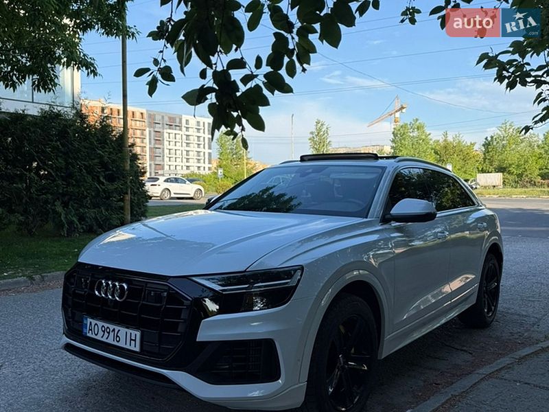 Внедорожник / Кроссовер Audi Q8 2018 в Ужгороде