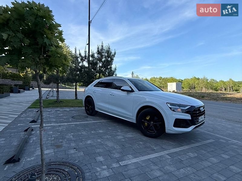 Внедорожник / Кроссовер Audi Q8 2018 в Ужгороде