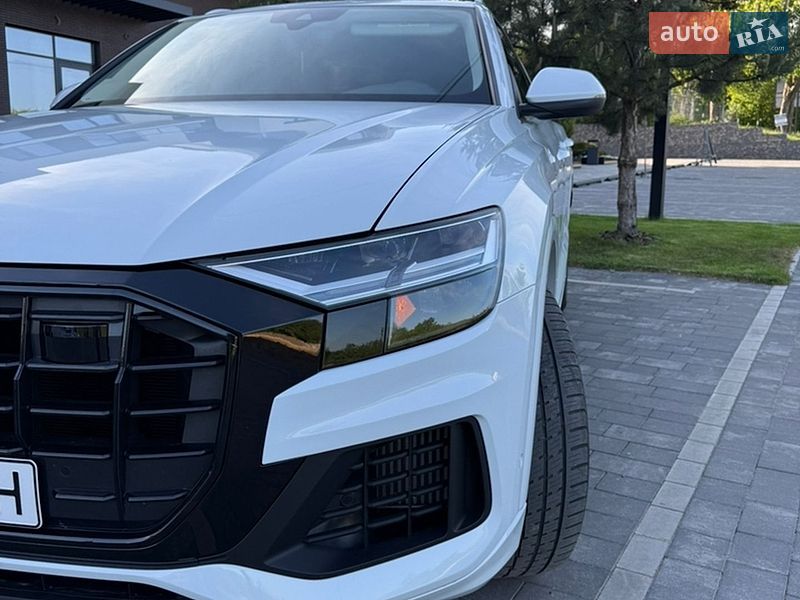 Внедорожник / Кроссовер Audi Q8 2018 в Ужгороде