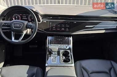 Внедорожник / Кроссовер Audi Q8 2018 в Ужгороде