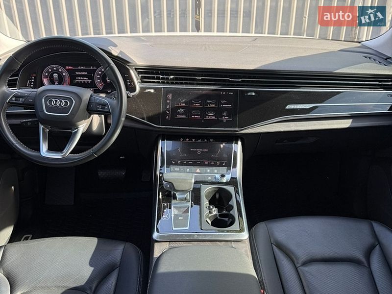 Внедорожник / Кроссовер Audi Q8 2018 в Ужгороде