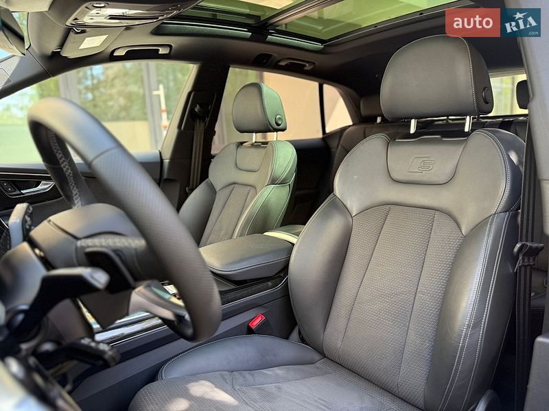 Внедорожник / Кроссовер Audi Q8 2025 в Львове