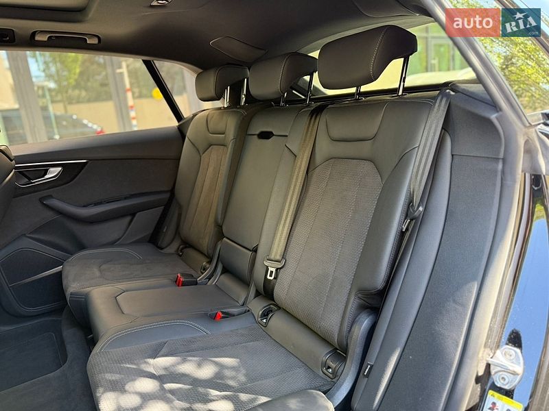 Внедорожник / Кроссовер Audi Q8 2025 в Львове