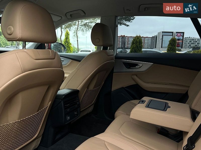 Внедорожник / Кроссовер Audi Q8 2019 в Львове