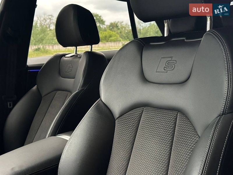 Внедорожник / Кроссовер Audi Q8 2022 в Киеве