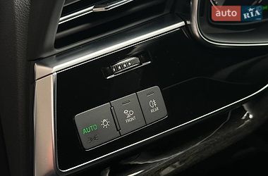 Внедорожник / Кроссовер Audi Q8 2022 в Киеве