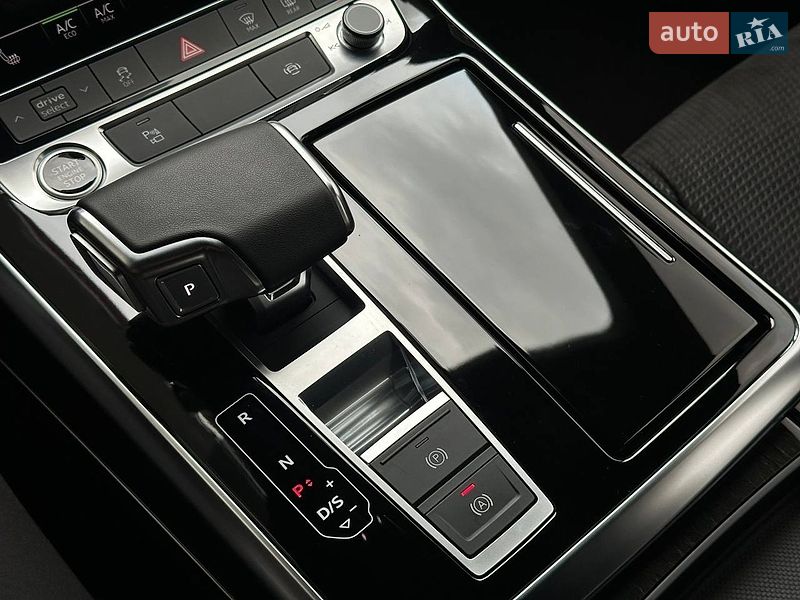 Внедорожник / Кроссовер Audi Q8 2022 в Киеве