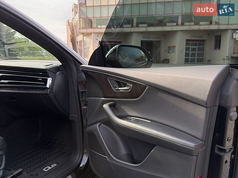 Позашляховик / Кросовер Audi Q8 2022 в Запоріжжі