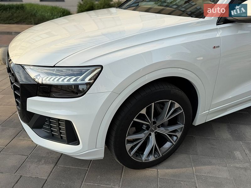 Позашляховик / Кросовер Audi Q8 2023 в Києві