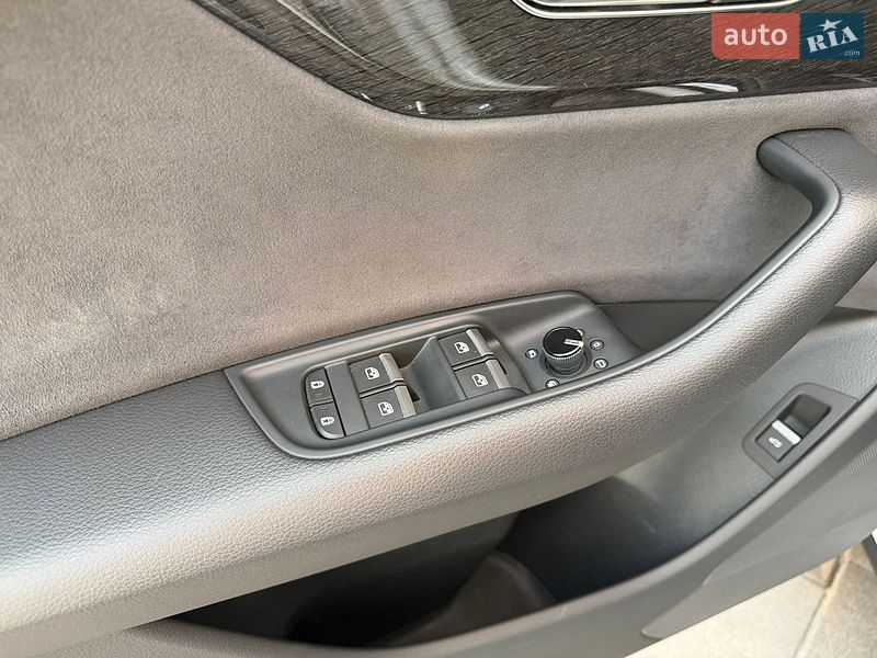 Позашляховик / Кросовер Audi Q8 2023 в Києві