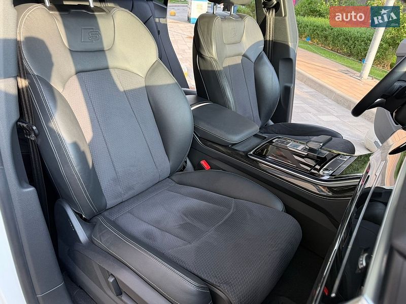 Позашляховик / Кросовер Audi Q8 2023 в Києві