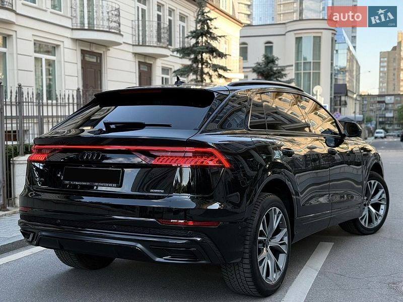 Позашляховик / Кросовер Audi Q8 2022 в Києві