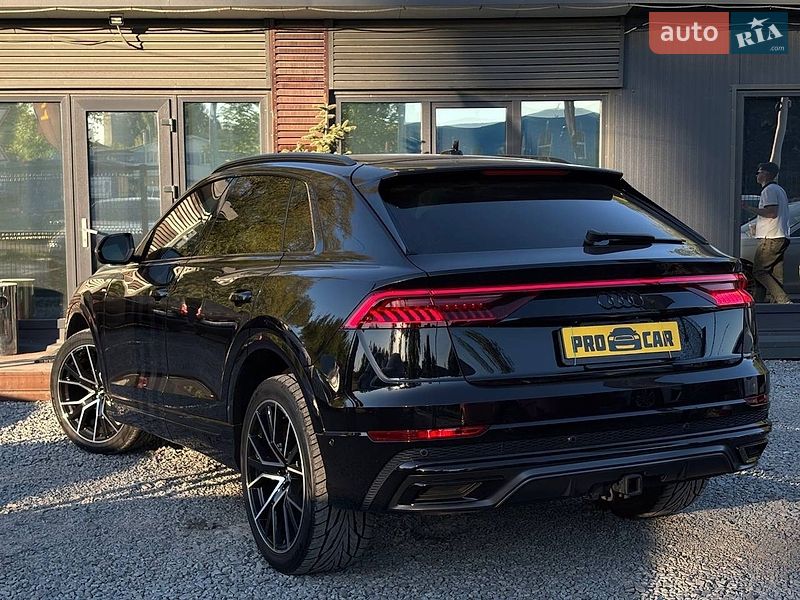Позашляховик / Кросовер Audi Q8 2020 в Львові