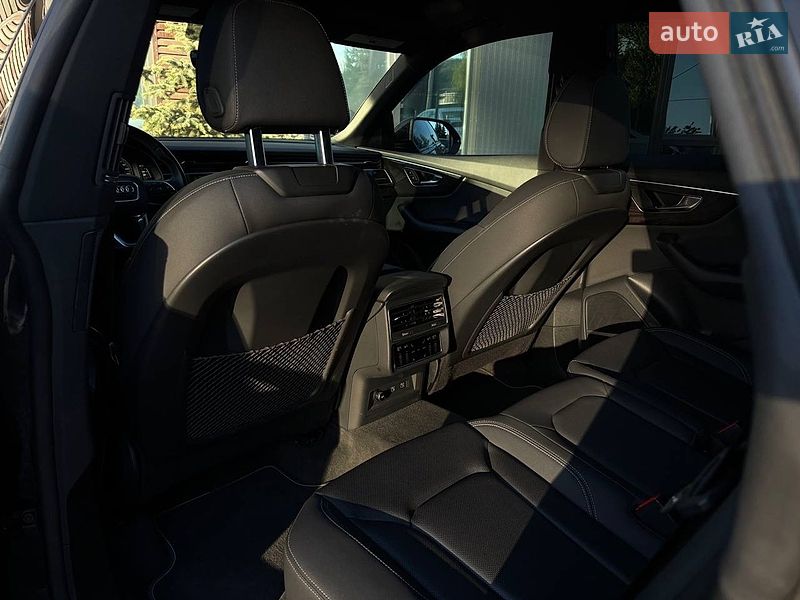 Позашляховик / Кросовер Audi Q8 2020 в Львові