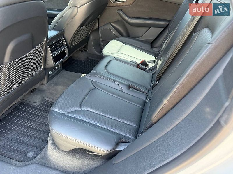 Позашляховик / Кросовер Audi Q8 2018 в Одесі