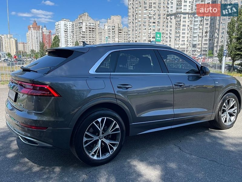 Внедорожник / Кроссовер Audi Q8 2020 в Киеве