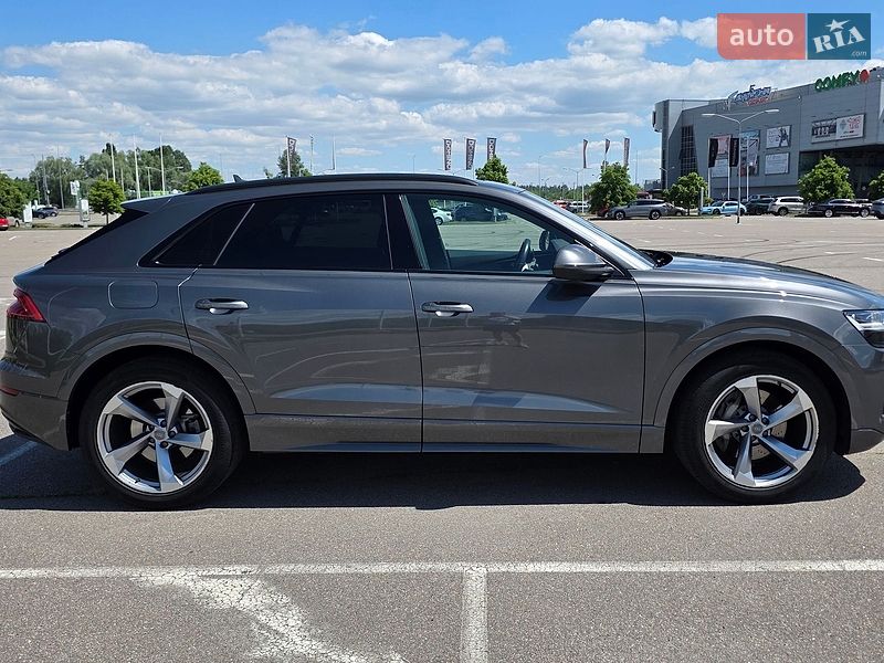 2020 Audi Q8, VIN WAUZZZF16LD018742:plate — фото 1 (autoria)