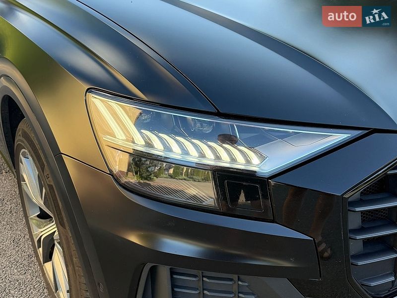 Позашляховик / Кросовер Audi Q8 2021 в Дніпрі