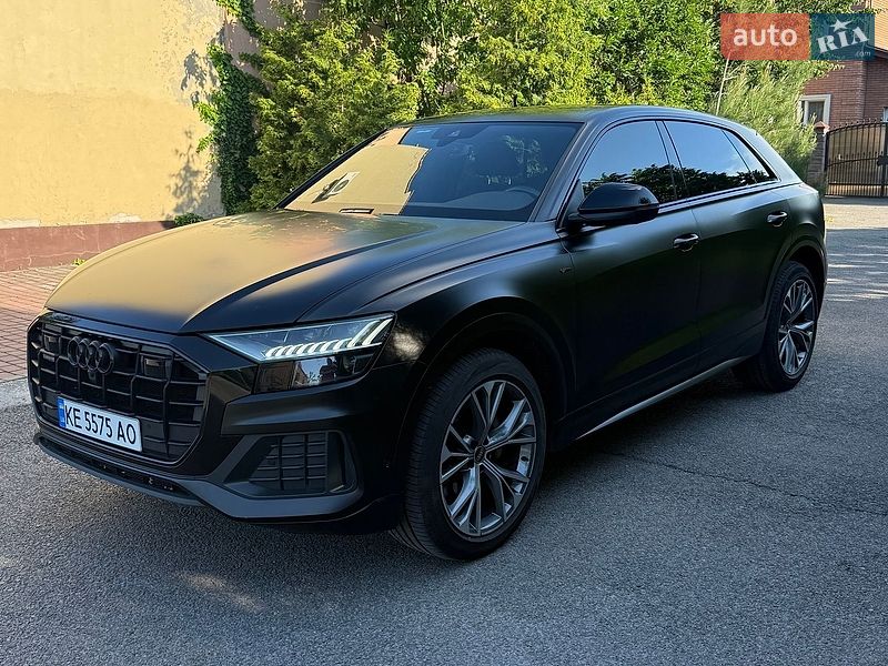 Позашляховик / Кросовер Audi Q8 2021 в Дніпрі