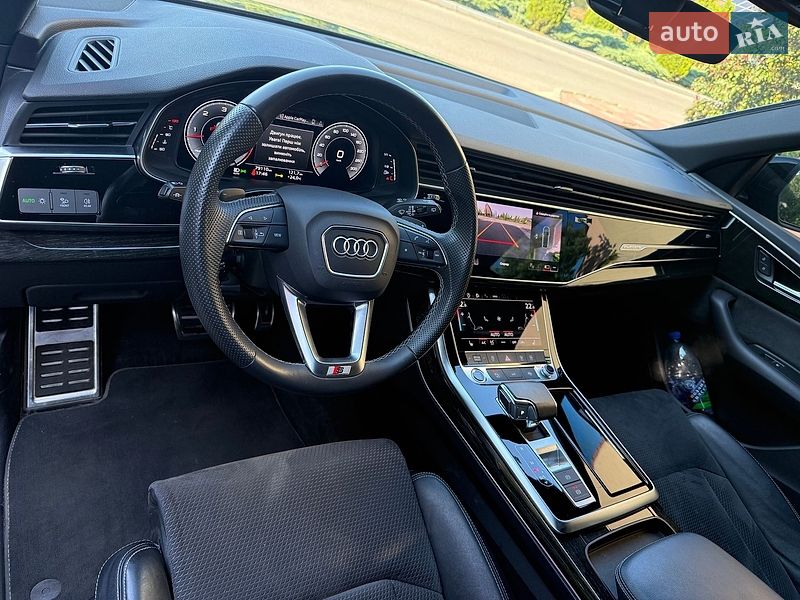 Позашляховик / Кросовер Audi Q8 2021 в Дніпрі
