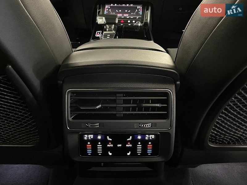 Позашляховик / Кросовер Audi Q8 2023 в Львові