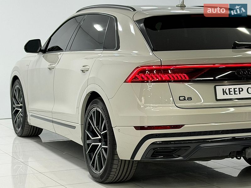 Внедорожник / Кроссовер Audi Q8 2021 в Одессе
