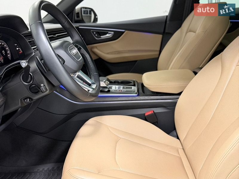 Внедорожник / Кроссовер Audi Q8 2021 в Одессе