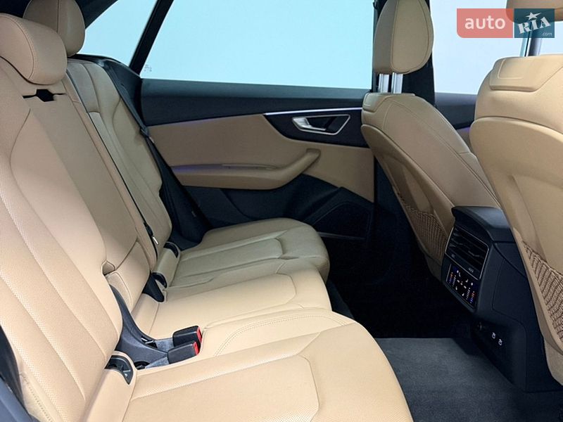 Внедорожник / Кроссовер Audi Q8 2021 в Одессе