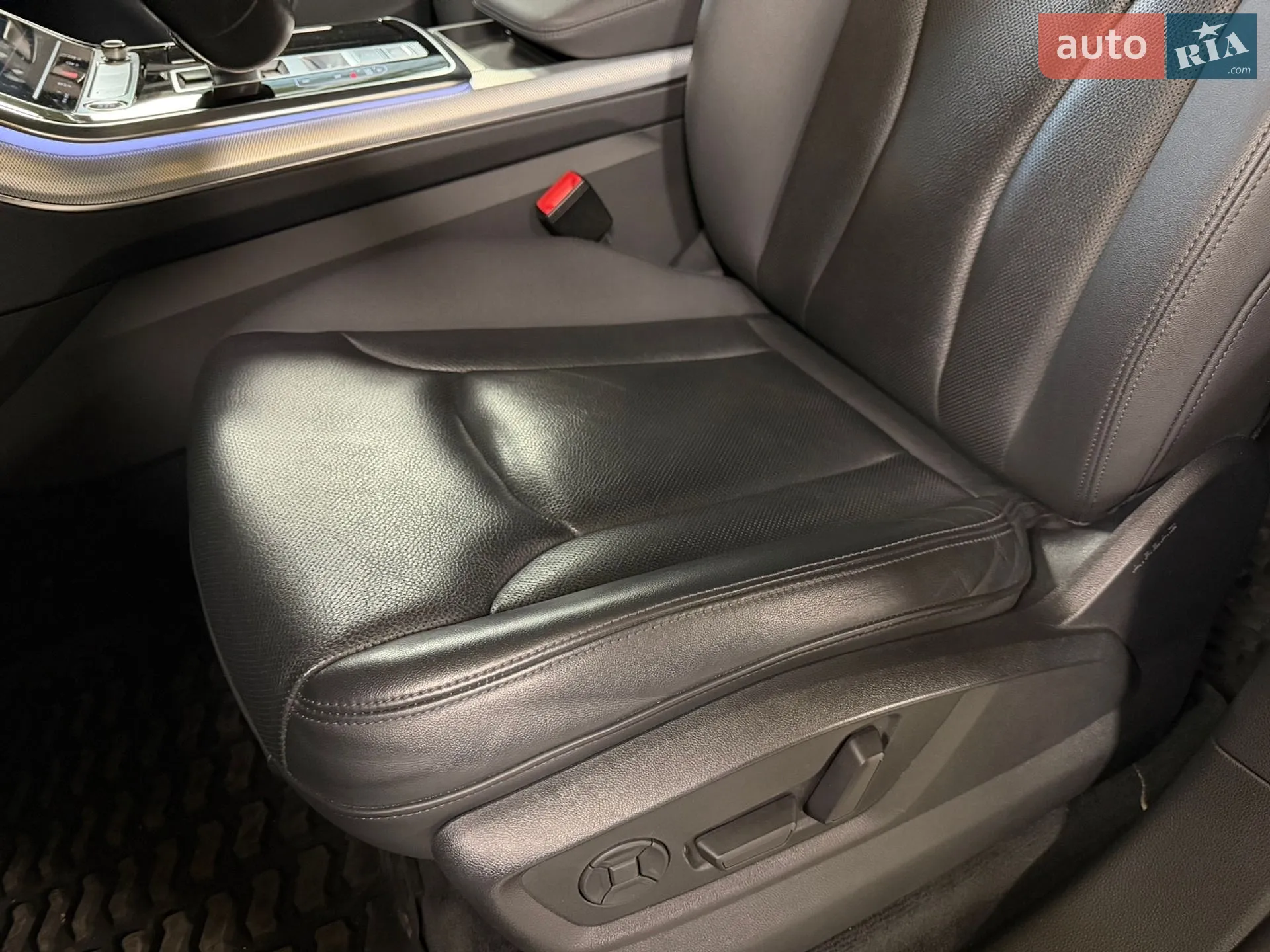 2020 Audi Q8 - мініатюра 31