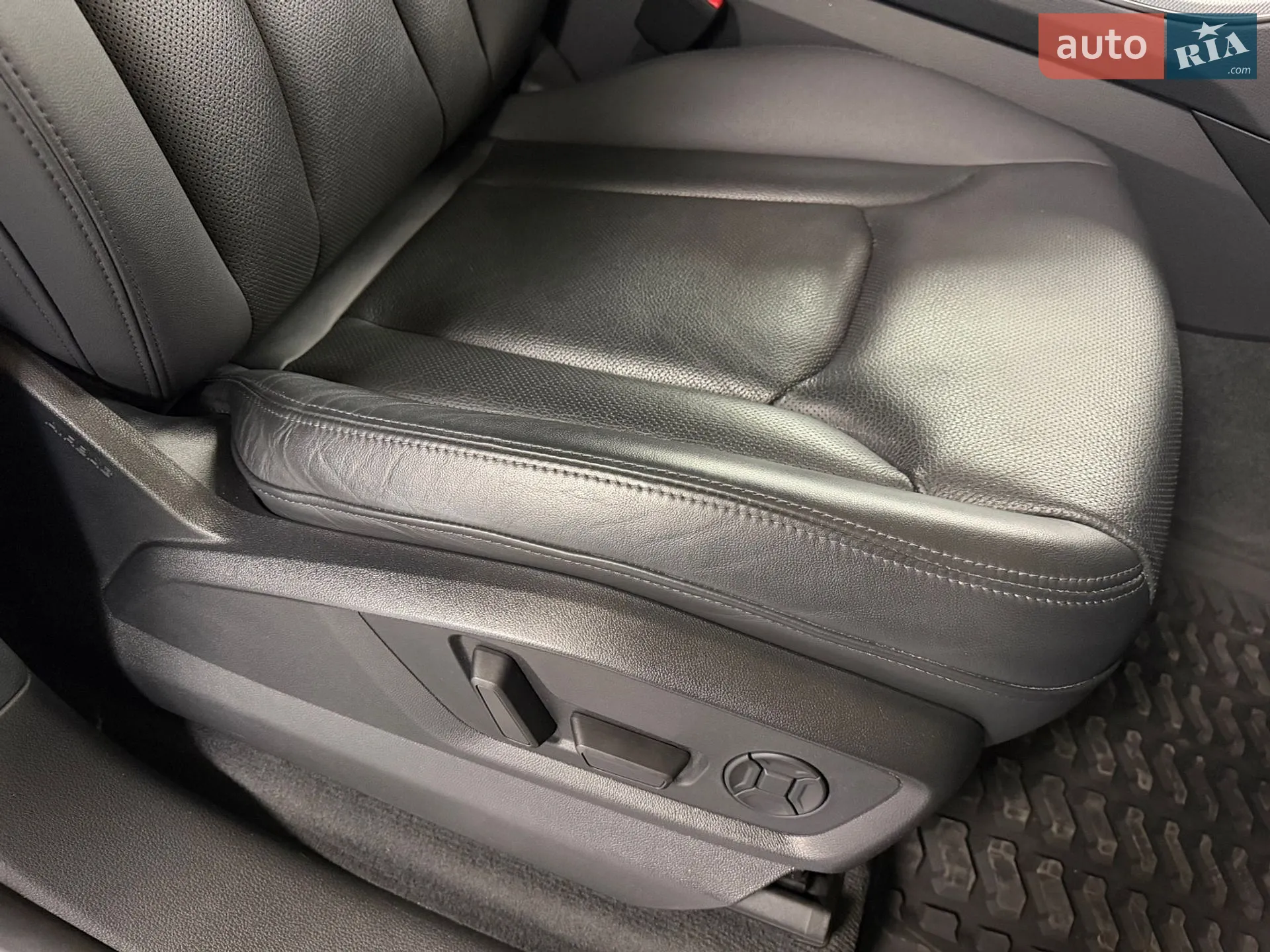 2020 Audi Q8 - мініатюра 19