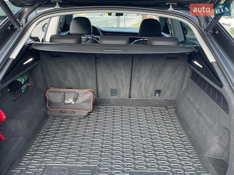 Внедорожник / Кроссовер Audi Q8 2021 в Сумах