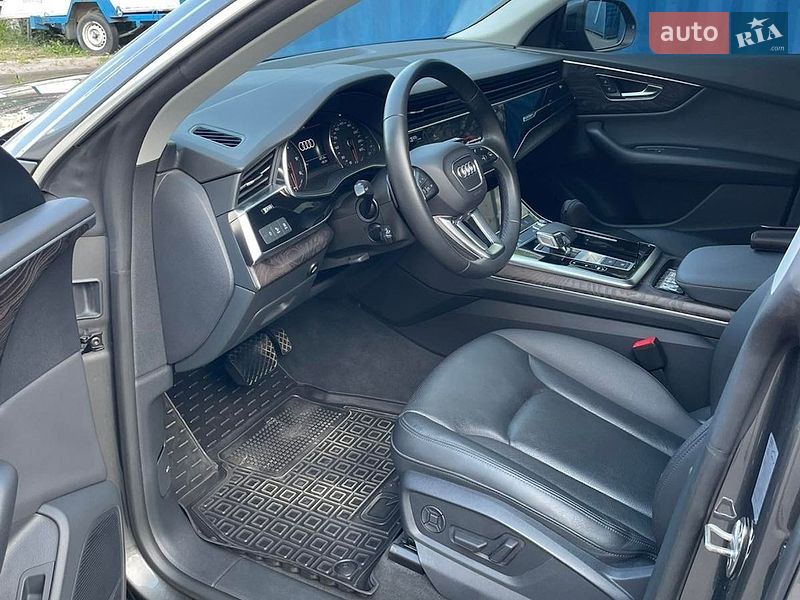 Внедорожник / Кроссовер Audi Q8 2021 в Сумах
