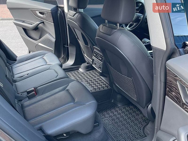 Внедорожник / Кроссовер Audi Q8 2021 в Сумах