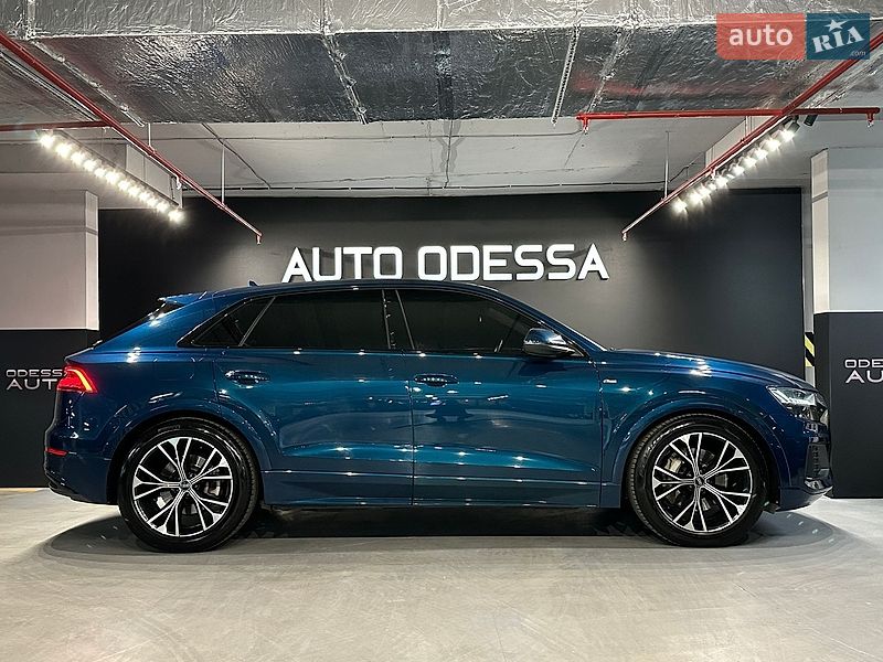 Внедорожник / Кроссовер Audi Q8 2021 в Одессе