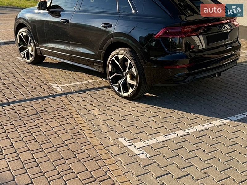 Внедорожник / Кроссовер Audi Q8 2018 в Киеве