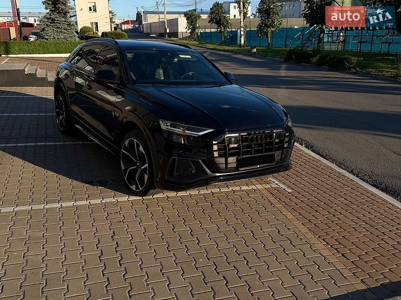 Внедорожник / Кроссовер Audi Q8 2018 в Киеве