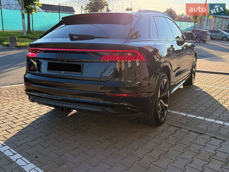 Внедорожник / Кроссовер Audi Q8 2018 в Киеве